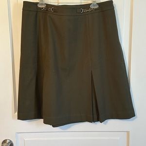 Wool pleated skirt with side zipper